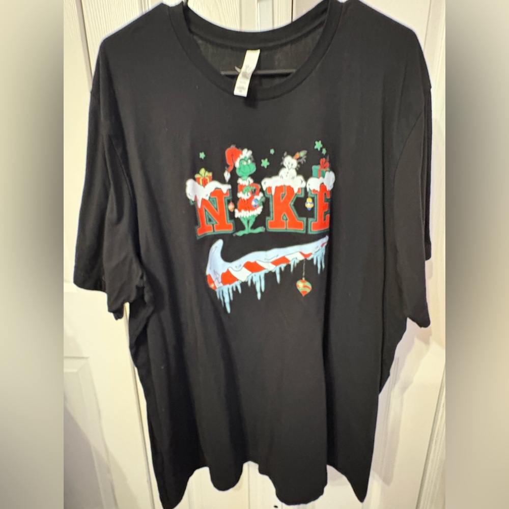 Canva Tee.  Size 3X-4X